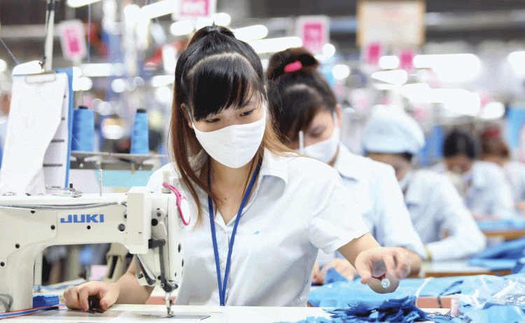 May đồng phục Quận 1
